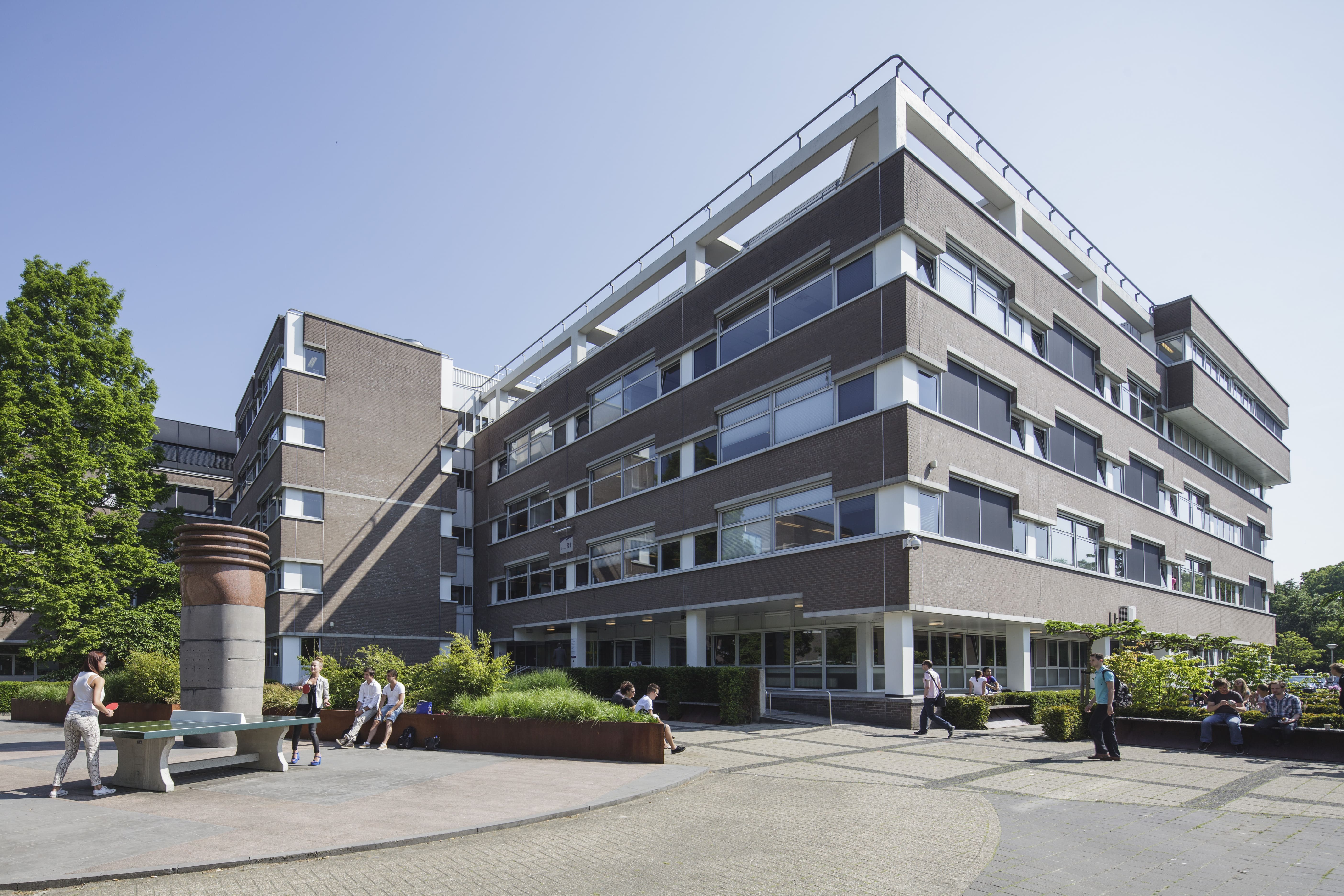 Fontys University of Applied Sciences | Studium v Nizozemsku Fontys University of Applied Sciences - kampus Eindhoven