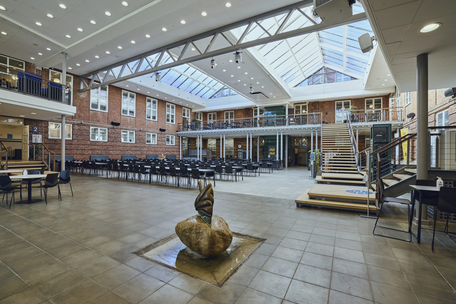 UCN - University College of Northern Denmark | Studium v Dánsku UCN Aalborg - interiér kampusu